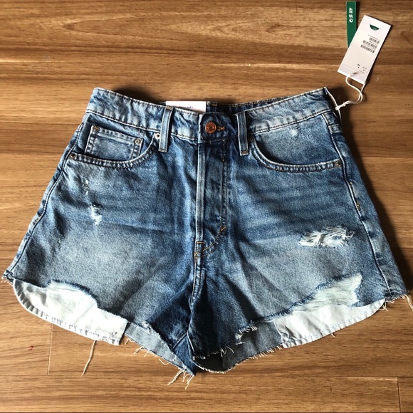 H&M Conscious Vintage High Rise Denim Shorts - Picture 2 of 4